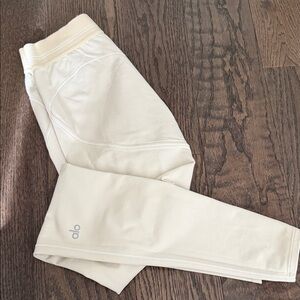 ALO Yoga Cream High-Rise Sculpt Leggings